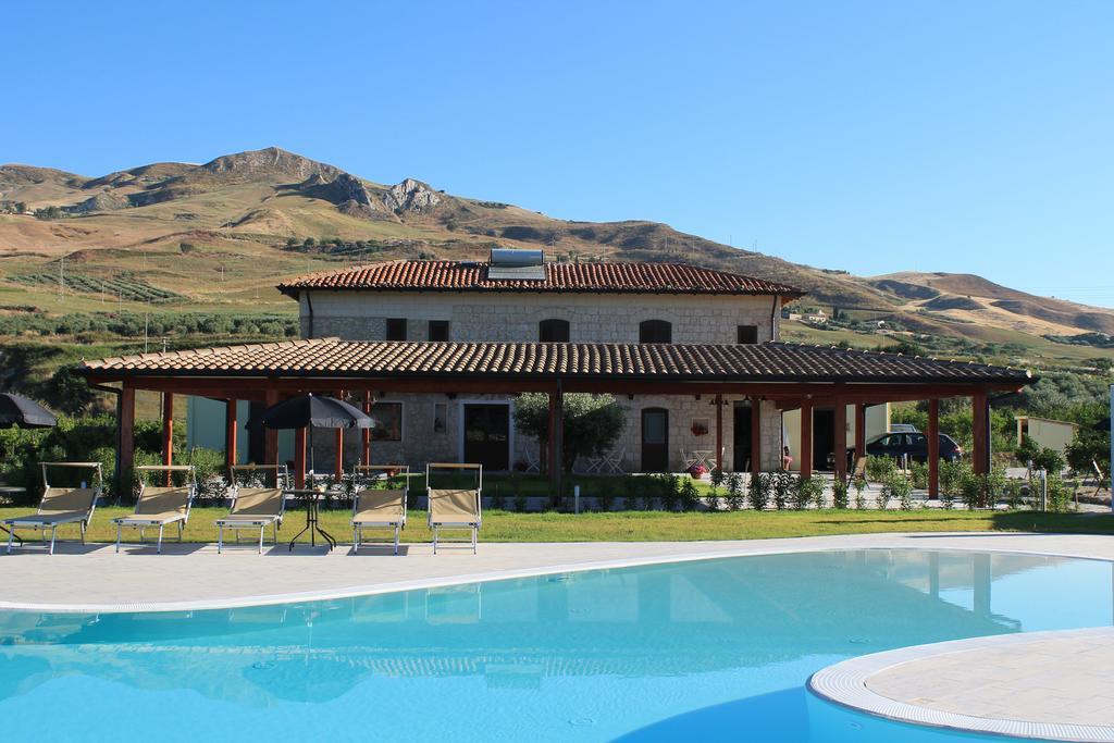 Tenuta Lanza Il Mulino Acquaviva Platani Bagian luar foto