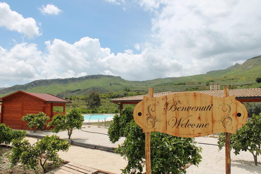 Tenuta Lanza Il Mulino Acquaviva Platani Bagian luar foto