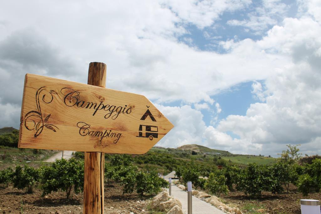 Tenuta Lanza Il Mulino Acquaviva Platani Bagian luar foto