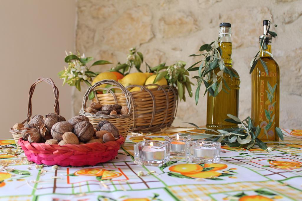 Tenuta Lanza Il Mulino Acquaviva Platani Bagian luar foto
