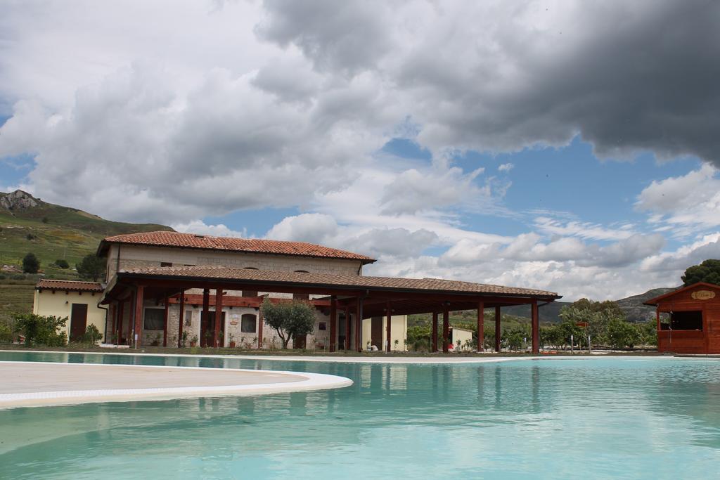 Tenuta Lanza Il Mulino Acquaviva Platani Bagian luar foto